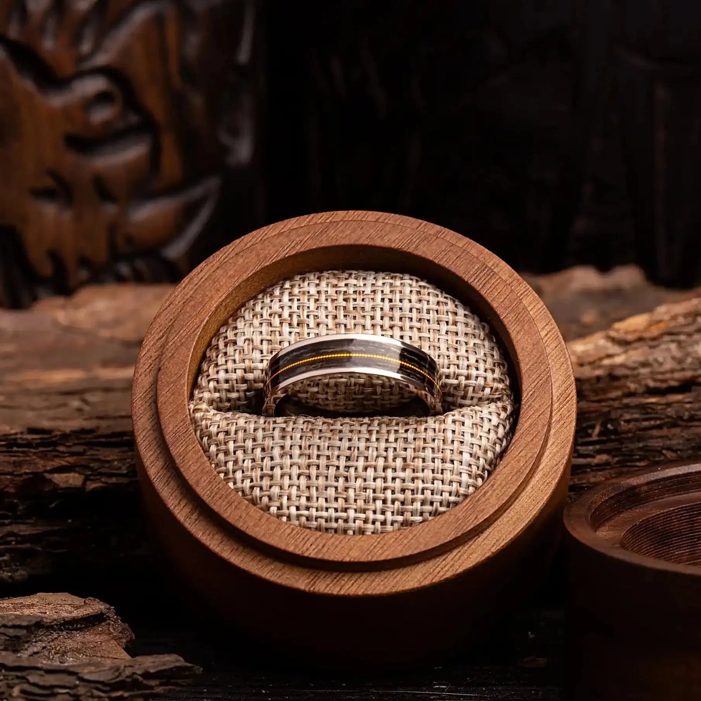 HIBIKA — Gray Oak & String Ring